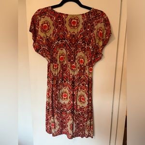 Light summery dress, looks great on!